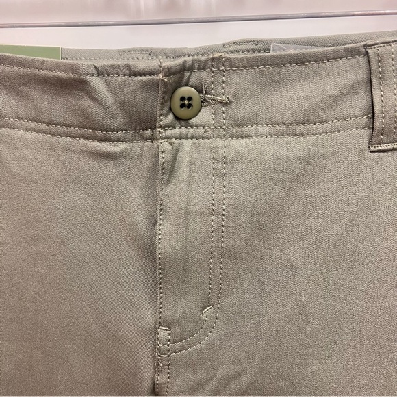 NWT Eddie Bauer Vashon Fit Olive Cropped Straight Leg Pants Size 14 - Picture 4 of 14